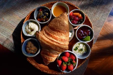Kruvasan Kahvaltısı